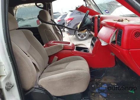 2004 Chevrolet Tahoe Ls z USA, uszkodzony, nr VIN 1GNEC13Z64R247688